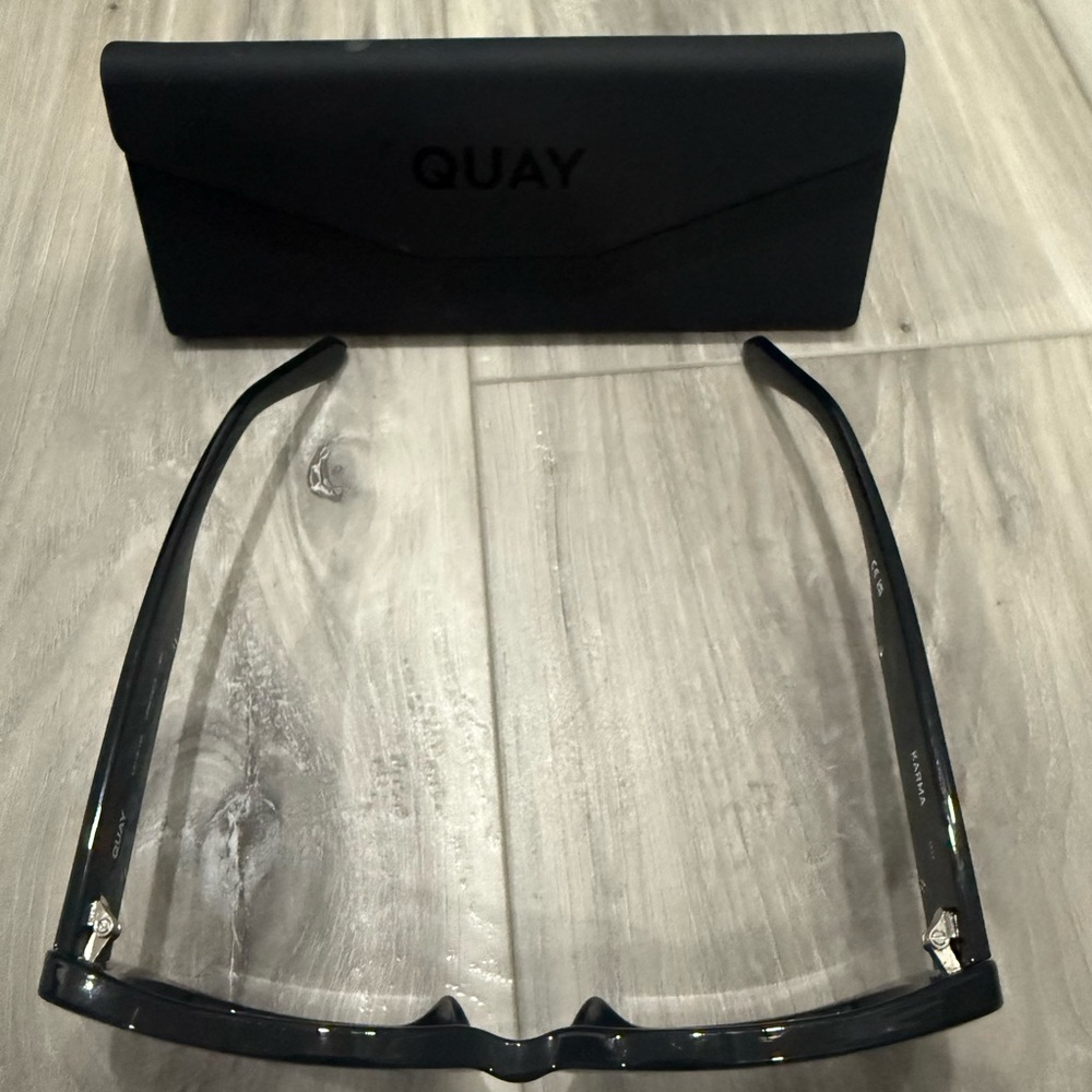 Quay Black Sunglasses - Picture 5 of 6